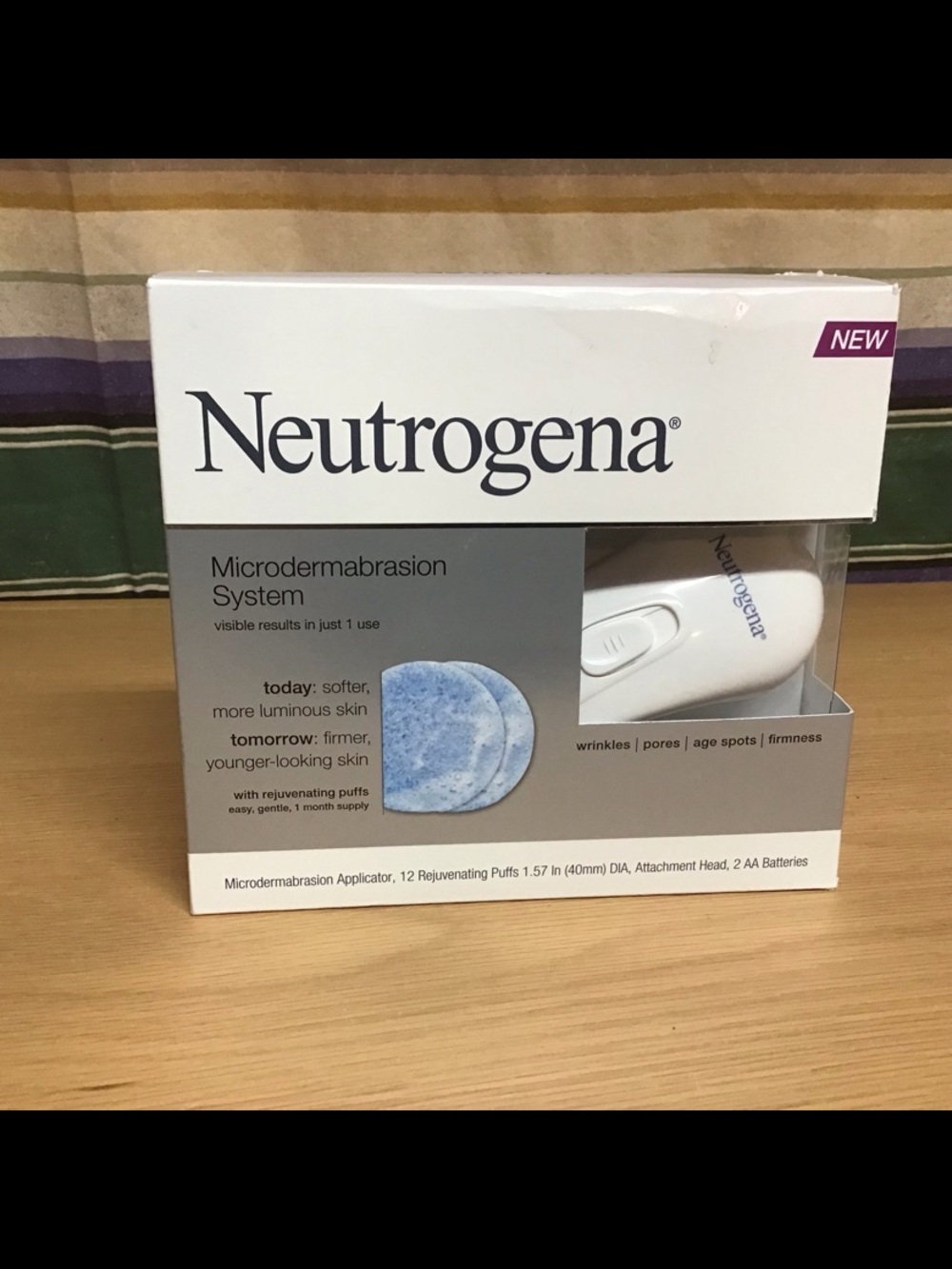 Neutrogena Microdermabrasion System Kit Massaging 12 Rejuvenating Puffs SEALED